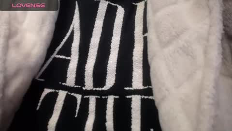 lenagolden online show from January 23, 2025, 2:07 pm