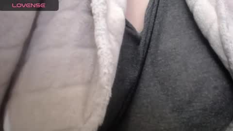 lenagolden online show from January 29, 2025, 9:17 pm