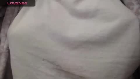 lenagolden online show from November 28, 2025, 1:47 pm