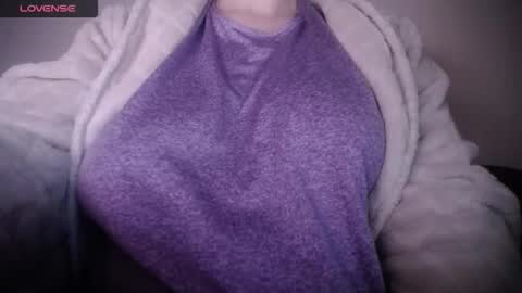 lenagolden online show from February 26, 2026, 5:50 am