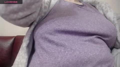 lenagolden online show from March 28, 2026, 5:23 pm