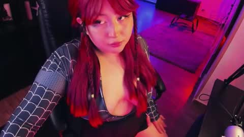 Lenna Kang online show from September 12, 2025, 12:00 am