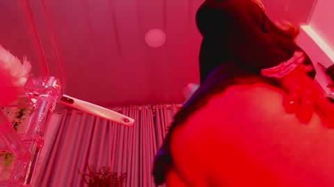 Lenna Kang online show from April 19, 2026, 11:29 pm