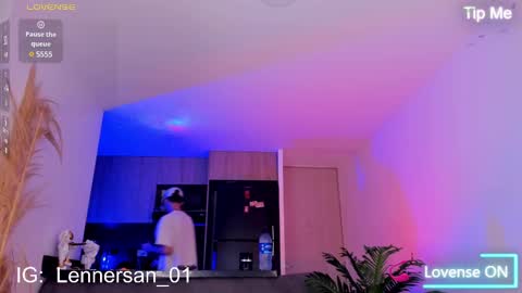 Lenner INDEPENDENT MODEL online show from February 11, 2025, 10:39 pm