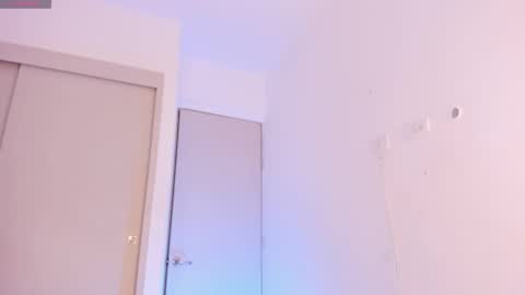 Lenner INDEPENDENT MODEL online show from December 3, 2025, 8:12 am