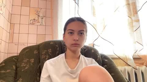 Hellomy name is Natalyits my first day here nice to meet you Give me 50 thumbs ups online show from May 1, 2026, 4:17 am