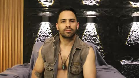 Leo  Diaz online show from April 17, 2026, 12:13 am