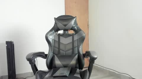 Leo Jones online show from April 19, 2026, 10:12 pm