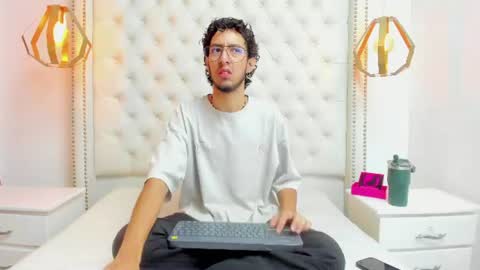 Snapshot of leo_sanz6 chatting on June 27, 2026, 12:22 pm LEO online show from June 27, 2026, 12:22 pm
