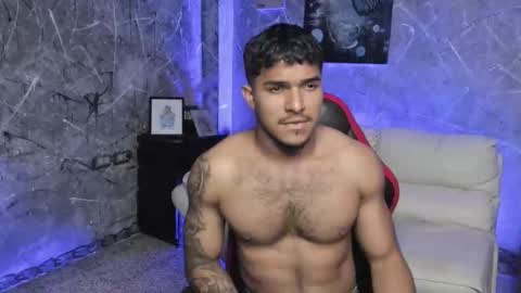 Leo independent model online show from November 1, 2025, 12:01 am