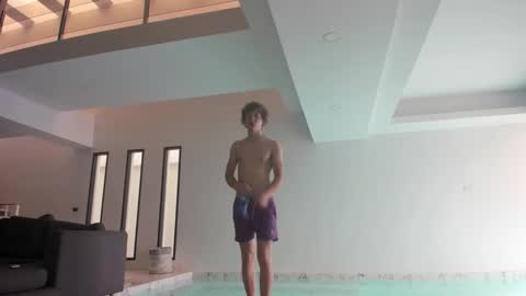 leo_wildd online show from November 5, 2025, 4:56 am