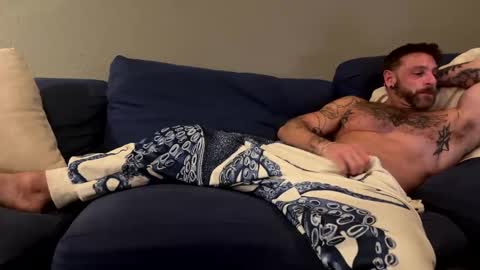 Snapshot of leobayne chatting on November 16, 2025, 7:58 am Leo Bayne online show from November 16, 2025, 7:58 am