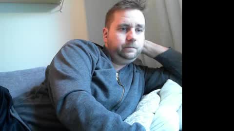 Snapshot of leofromsweden chatting on February 6, 2025, 7:35 am Leofromsweden online show from February 6, 2025, 7:35 am