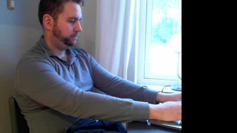 Snapshot of leofromsweden chatting on February 21, 2025, 7:23 am Leofromsweden online show from February 21, 2025, 7:23 am