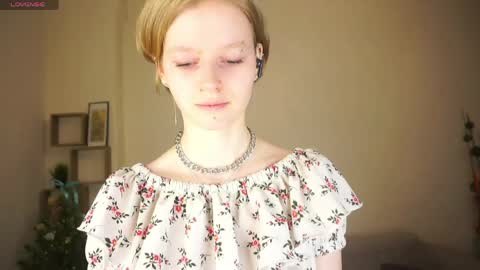 Hello Im Roxy Im just starting my journey here so lets get acquainted online show from March 29, 2026, 4:18 pm