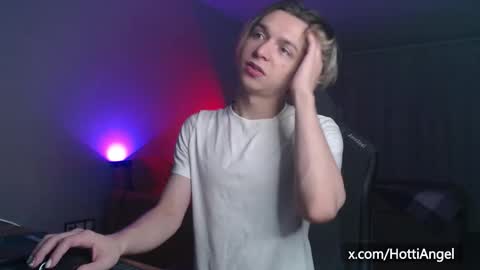 Leon online show from September 19, 2025, 3:34 pm