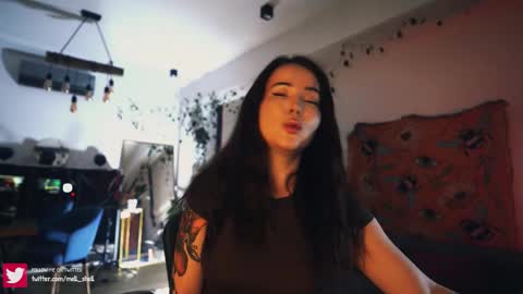 Leo online show from November 27, 2025, 8:44 pm