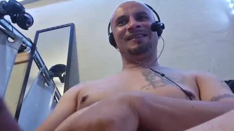 leonar0101 online show from December 11, 2024, 4:28 am