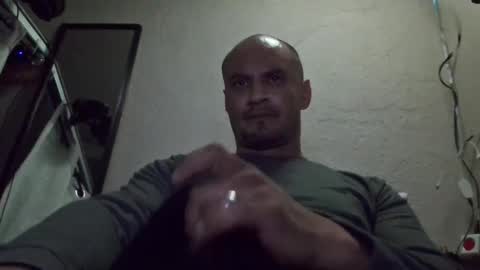 leonar0101 online show from December 17, 2024, 7:37 pm