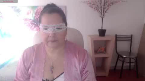 leonela   online show from February 22, 2025, 7:25 pm