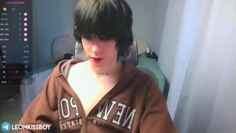 leonkissboy online show from March 15, 2026, 5:35 am