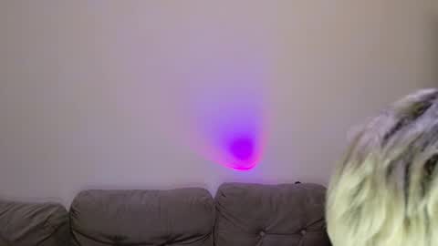 leonlure online show from December 1, 2025, 3:00 am