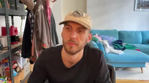 Leon online show from February 26, 2026, 2:38 pm