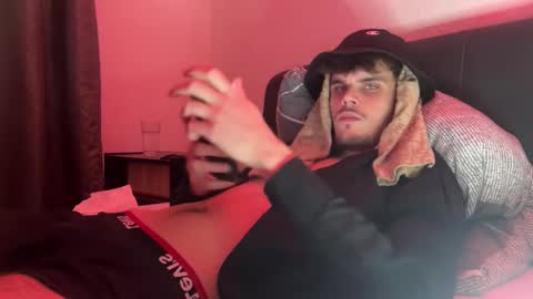 leosehenrot736234 online show from April 16, 2026, 7:03 pm