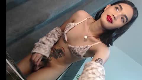 Snapshot of lesi_trisha chatting on March 6, 2025, 3:45 pm Trisha18 online show from March 6, 2025, 3:45 pm