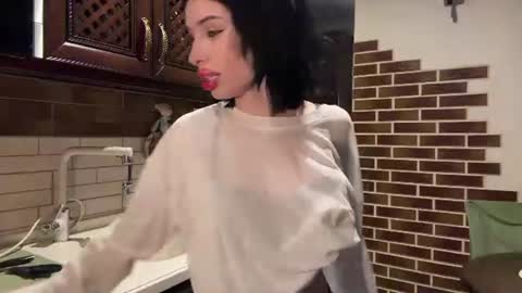 lesleypowderly online show from July 27, 2026, 10:28 pm