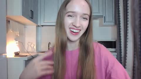  LESLIE   online show from September 14, 2025, 8:08 pm