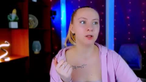 lesly_chilli online show from February 25, 2026, 6:12 am