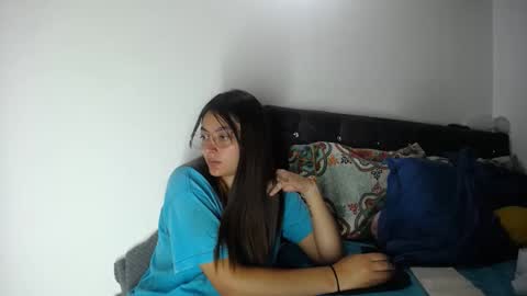 Snapshot of lessliee chatting on December 6, 2024, 4:17 pm lessliee online show from December 6, 2024, 4:17 pm