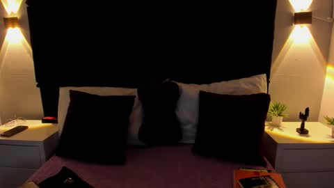 letiziia online show from November 8, 2025, 8:29 pm