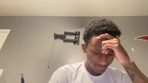 letmeeatup online show from December 10, 2024, 9:44 am