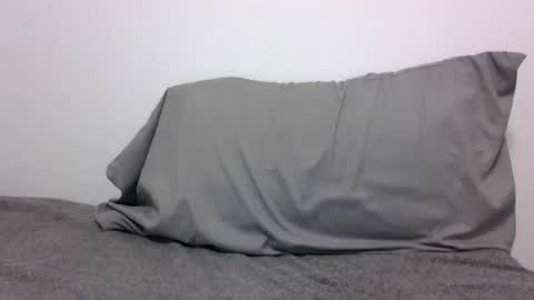 lets_play143 online show from February 9, 2026, 6:17 am