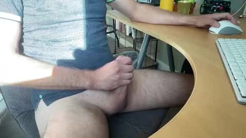 leukurrt online show from September 23, 2025, 8:17 am