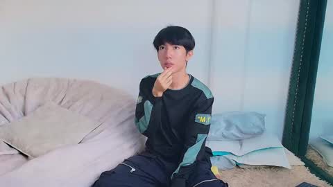 Levi  online show from March 7, 2025, 3:28 pm