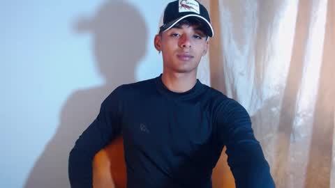 i  am lewis ly EDUARDO MEMDOZA15 online show from February 5, 2026, 4:44 pm