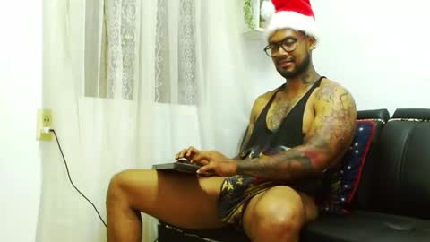 Lewis Strong online show from December 25, 2024, 8:39 pm