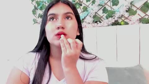 Gabrielle online show from November 22, 2025, 10:47 am