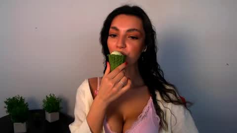Alexia online show from May 27, 2026, 9:39 am