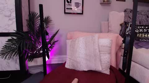 Lexi Smith online show from October 3, 2025, 9:50 am