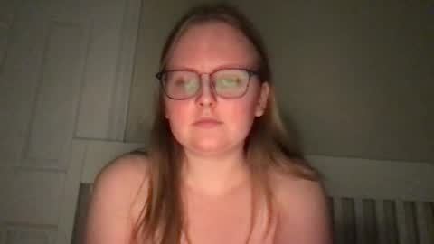 Snapshot of lexielilacs chatting on December 8, 2024, 1:35 am lexie online show from December 8, 2024, 1:35 am