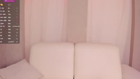 Lexie Thompson  online show from April 1, 2026, 12:28 pm