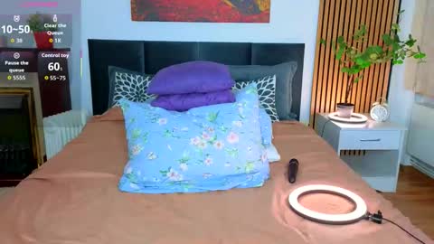 Lexi online show from December 14, 2025, 4:23 pm