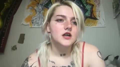 lexilexilune online show from April 30, 2026, 1:56 am