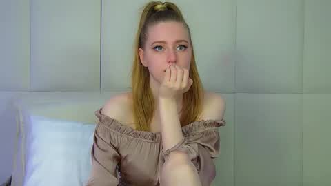 Lexi online show from November 21, 2025, 6:23 am