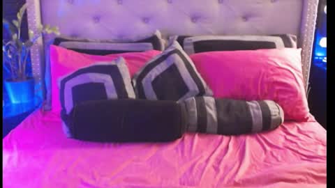 lexywetrain online show from December 6, 2024, 6:26 am