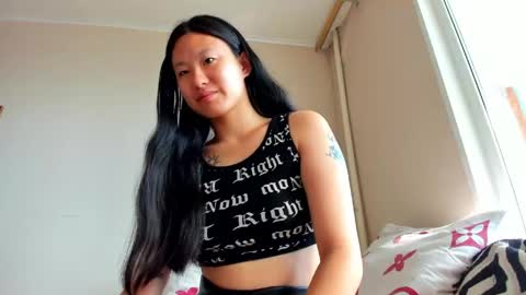 Leya online show from June 10, 2026, 4:01 am